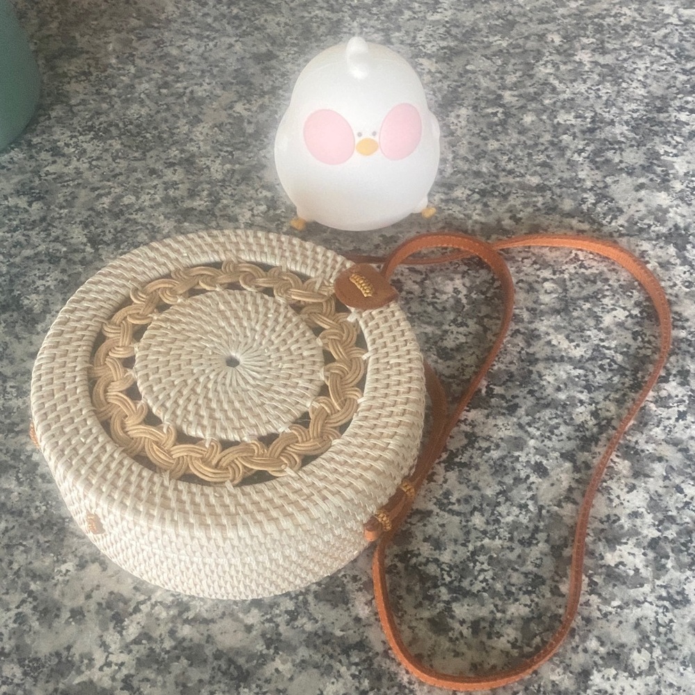 Straw Round Crossbody Bag with  Strap